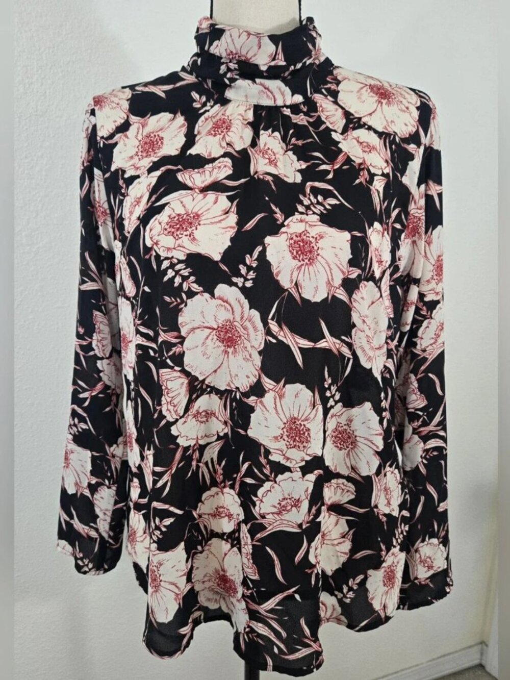 *NWT* Evereve Allison Joy Karissa Gathered Neck Blouse Floral Flowy